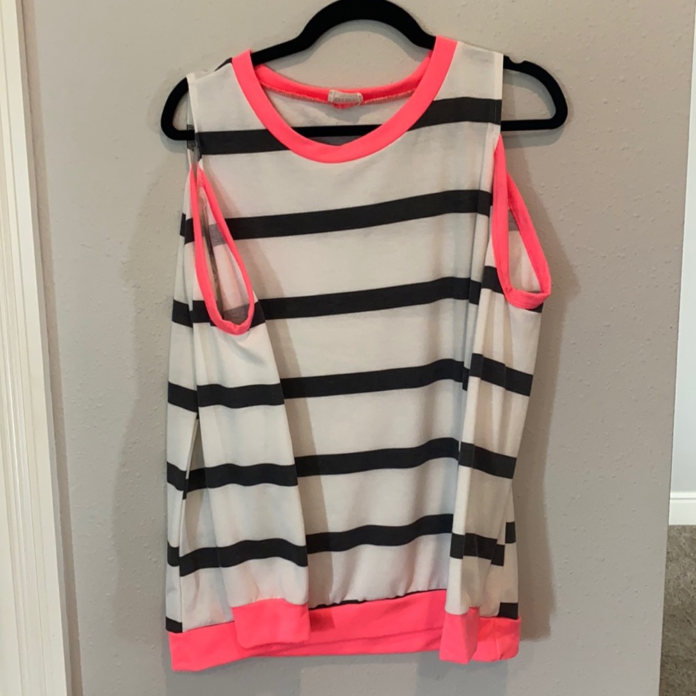 BIBI Cold Shoulder Top